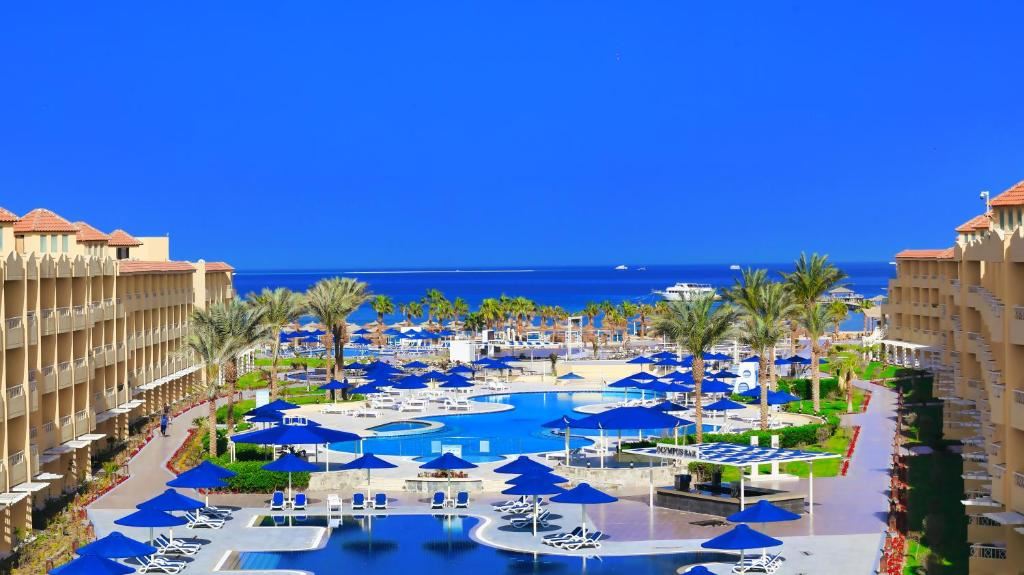 AMWAJ BEACH CLUB ABU SOMA