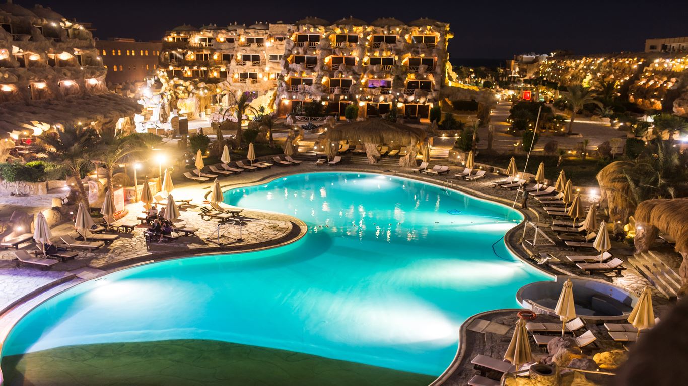 CAVES BEACH RESORT HURGHADA