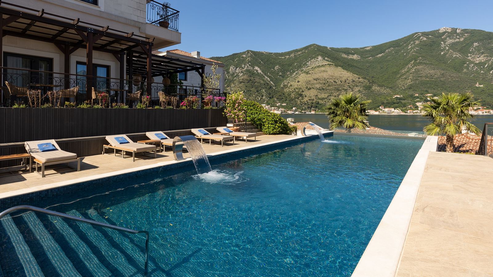 HUMA KOTOR BAY HOTEL & VILLAS