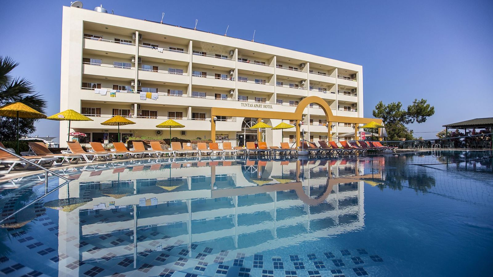 TUNTAS FAMILY SUITES KUSADASI