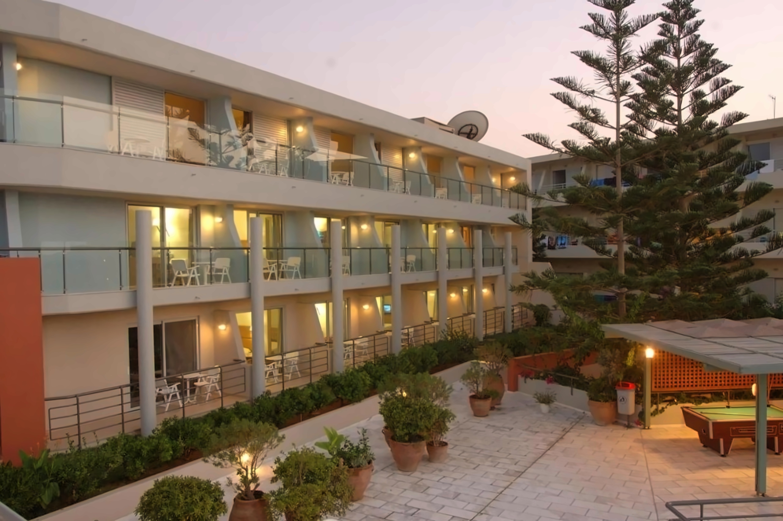 MINOS HOTEL