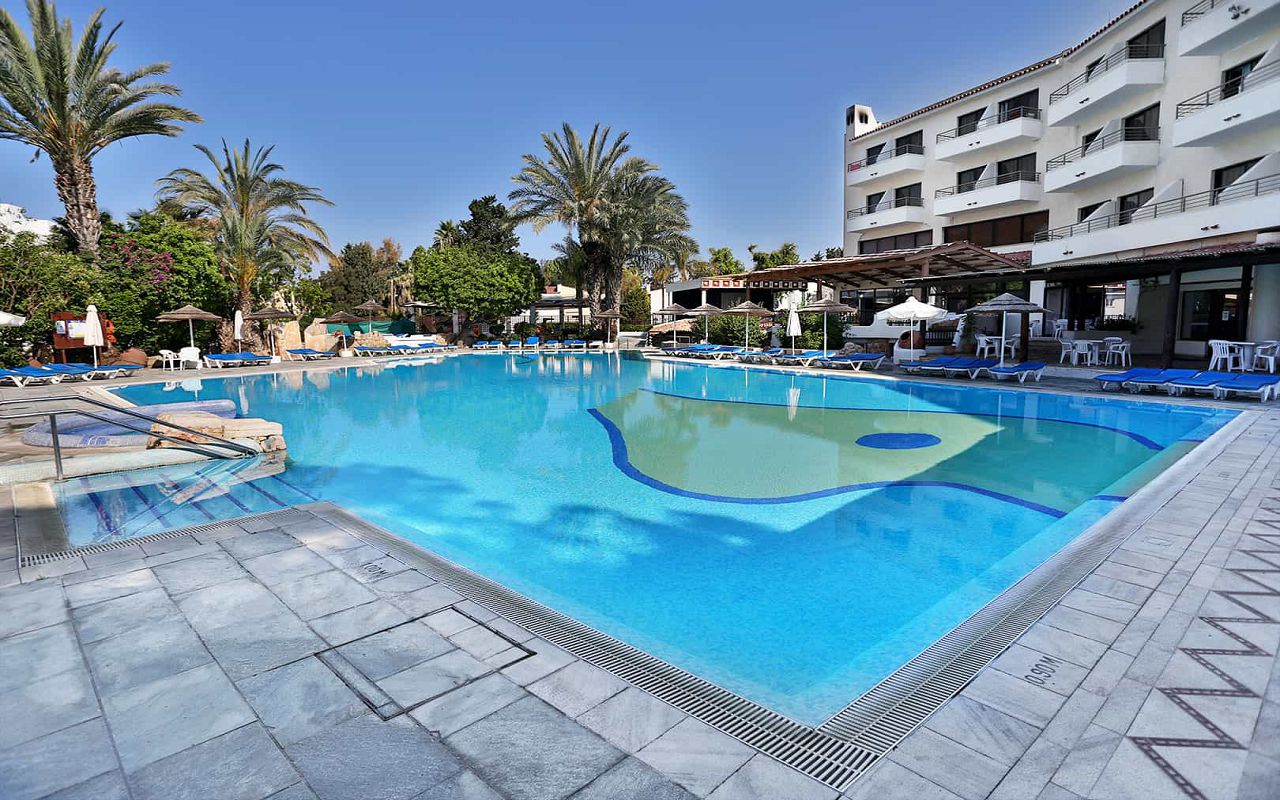 PAPHOS GARDENS HOLIDAY RESORT (APTS)