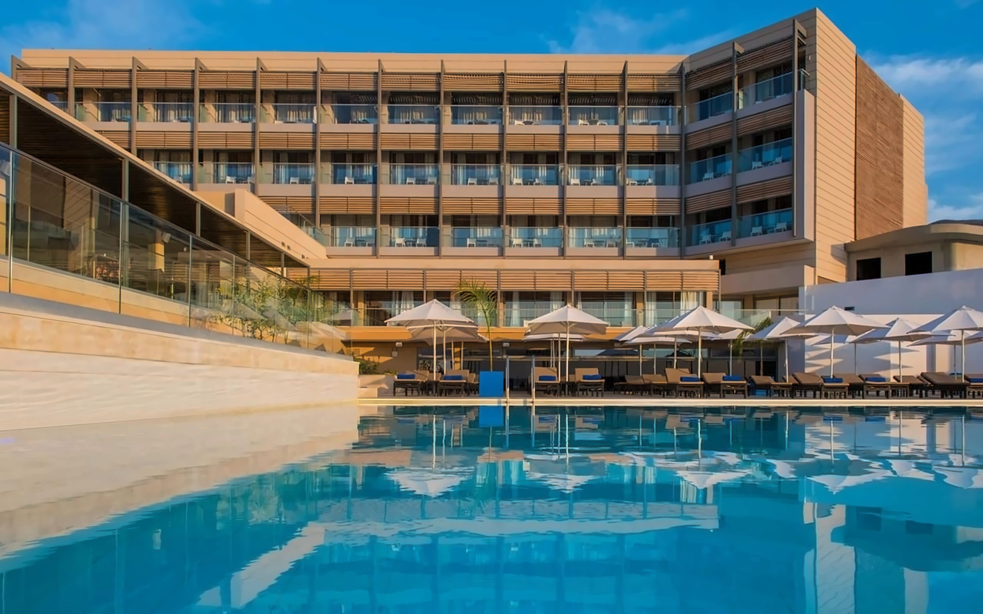 I-RESORT BEACH HOTEL & SPA