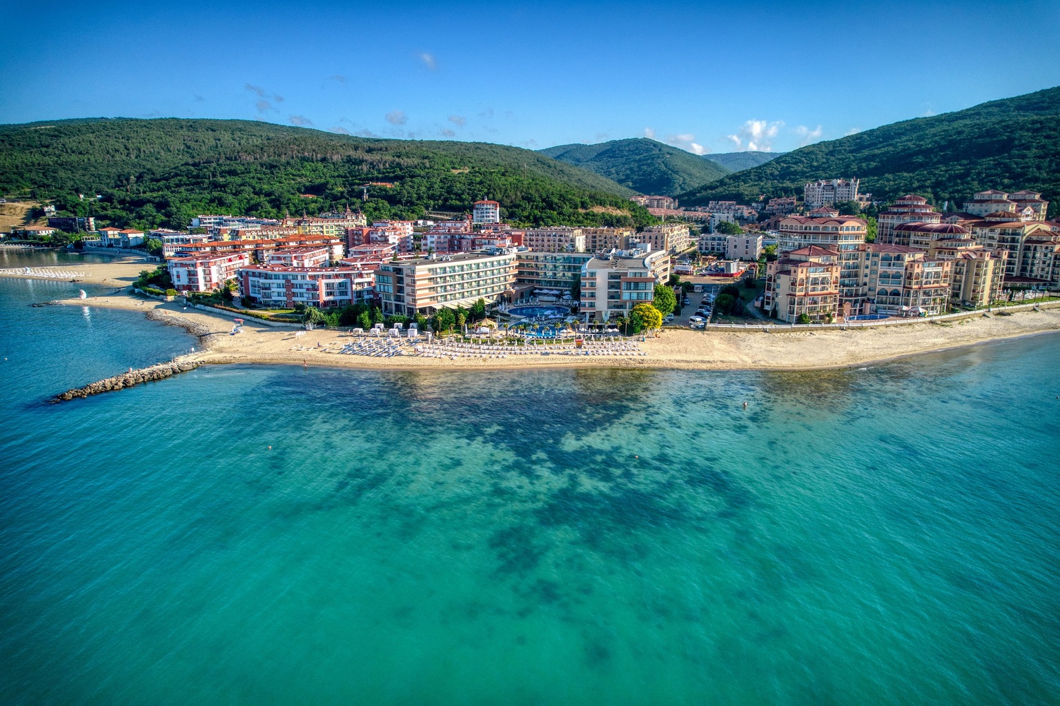 SANDY BAY EX ZORNITSA SANDS