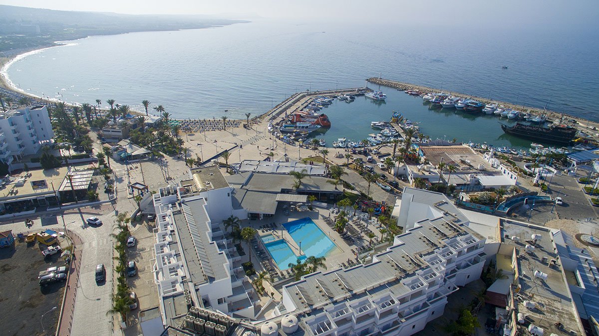 LIMANAKI BEACH HOTEL